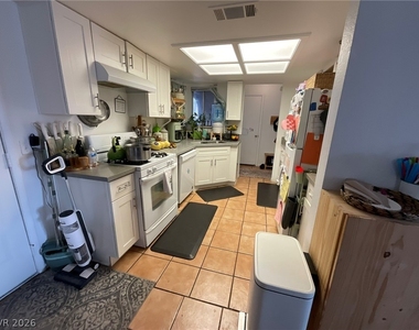 707 Honeybee Court - Photo Thumbnail 3