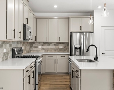 633 Infinity Ridge Street - Photo Thumbnail 6