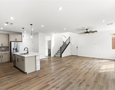 633 Infinity Ridge Street - Photo Thumbnail 3