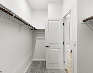 633 Infinity Ridge Street - Photo Thumbnail 13