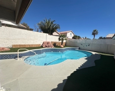 9886 Masked Duck Avenue - Photo Thumbnail 17