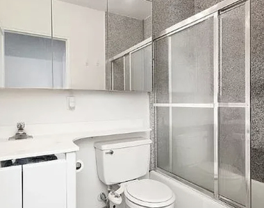 207 East 37th Street - Photo Thumbnail 4