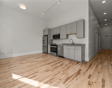 130 Pearl - Photo Thumbnail 11