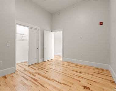 130 Pearl - Photo Thumbnail 10