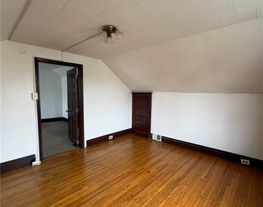 189 Westminster Avenue - Photo Thumbnail 25