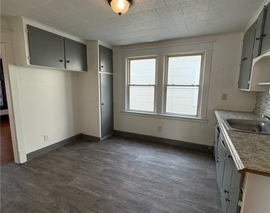 189 Westminster Avenue - Photo Thumbnail 8