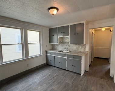 189 Westminster Avenue - Photo Thumbnail 7