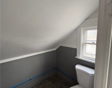 189 Westminster Avenue - Photo Thumbnail 20
