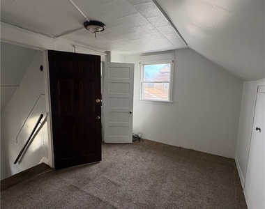 189 Westminster Avenue - Photo Thumbnail 19