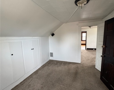 189 Westminster Avenue - Photo Thumbnail 18