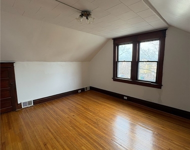 189 Westminster Avenue - Photo Thumbnail 24