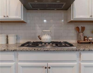 301 Cochin Drive - Photo Thumbnail 12