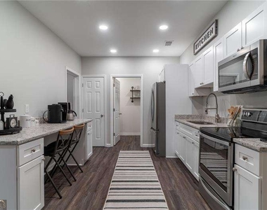 301 Cochin Drive - Photo Thumbnail 31