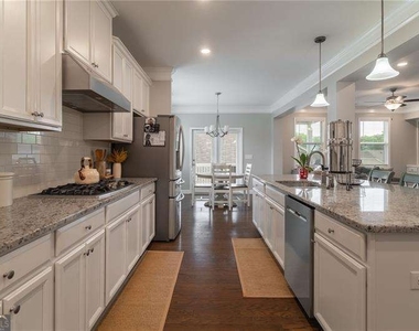 301 Cochin Drive - Photo Thumbnail 10