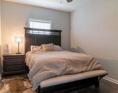 301 Cochin Drive - Photo Thumbnail 23
