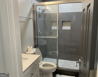 558 Kenwood Road - Photo Thumbnail 19