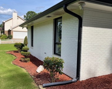 558 Kenwood Road - Photo Thumbnail 3