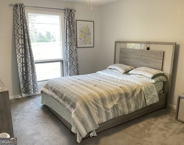 558 Kenwood Road - Photo Thumbnail 18