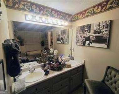 11993 Red Ivy Lane - Photo Thumbnail 9