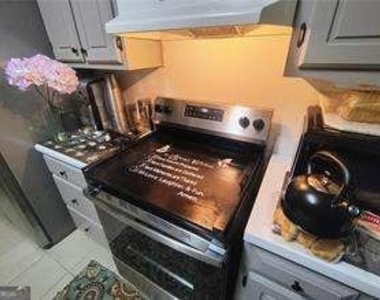 11993 Red Ivy Lane - Photo Thumbnail 4
