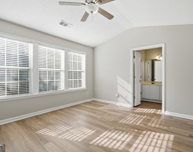 4645 Valais Court - Photo Thumbnail 12