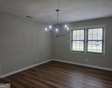 103 W 15th Street - Photo Thumbnail 4