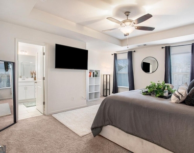 2414 Fitts Drive - Photo Thumbnail 5