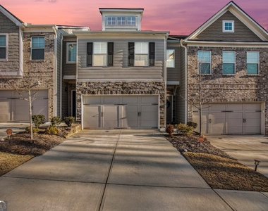 2414 Fitts Drive - Photo Thumbnail 2