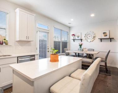 2414 Fitts Drive - Photo Thumbnail 10
