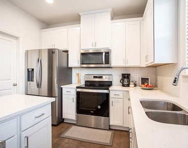 2414 Fitts Drive - Photo Thumbnail 8