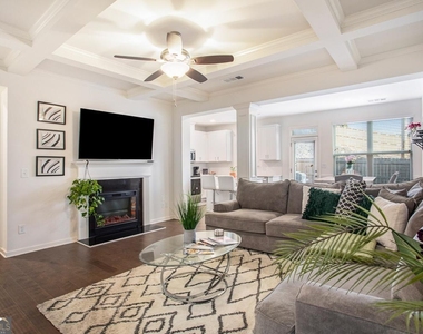 2414 Fitts Drive - Photo Thumbnail 6