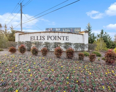 2414 Fitts Drive - Photo Thumbnail 3