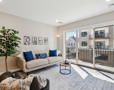 272 Willow Avenue - Photo Thumbnail 2