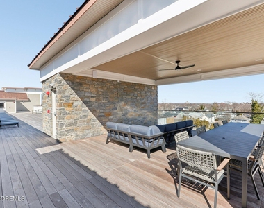 272 Willow Avenue - Photo Thumbnail 17