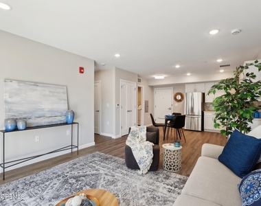 272 Willow Avenue - Photo Thumbnail 3