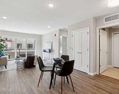 272 Willow Avenue - Photo Thumbnail 4
