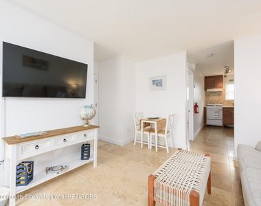 455 Ocean Boulevard - Photo Thumbnail 1