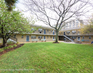 455 Ocean Boulevard - Photo Thumbnail 10