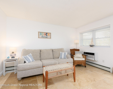 455 Ocean Boulevard - Photo Thumbnail 2