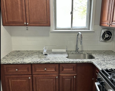 35 Sternberger Avenue - Photo Thumbnail 2