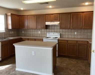 2411 Canyon Springs - Photo Thumbnail 6
