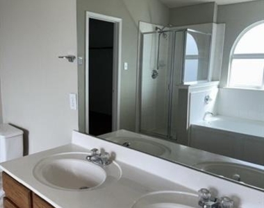 2411 Canyon Springs - Photo Thumbnail 18