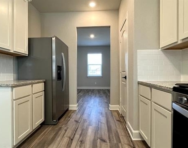 1913 Mckee Court - Photo Thumbnail 3