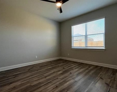 1913 Mckee Court - Photo Thumbnail 19