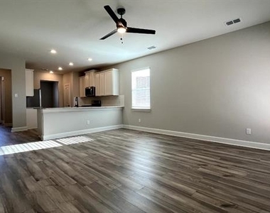 1913 Mckee Court - Photo Thumbnail 7