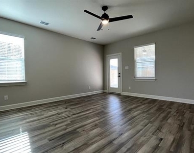1913 Mckee Court - Photo Thumbnail 9