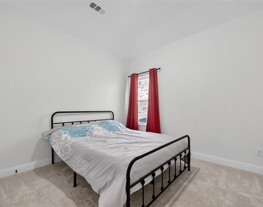 405 Rock Rose Lane - Photo Thumbnail 4