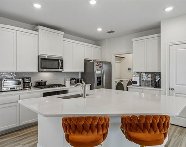 4101 Valley Mills Drive - Photo Thumbnail 9