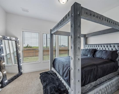 4101 Valley Mills Drive - Photo Thumbnail 14