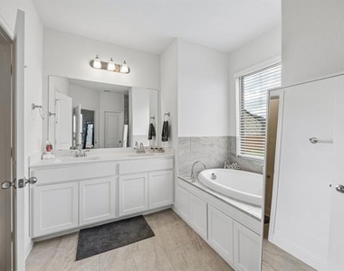 4101 Valley Mills Drive - Photo Thumbnail 16
